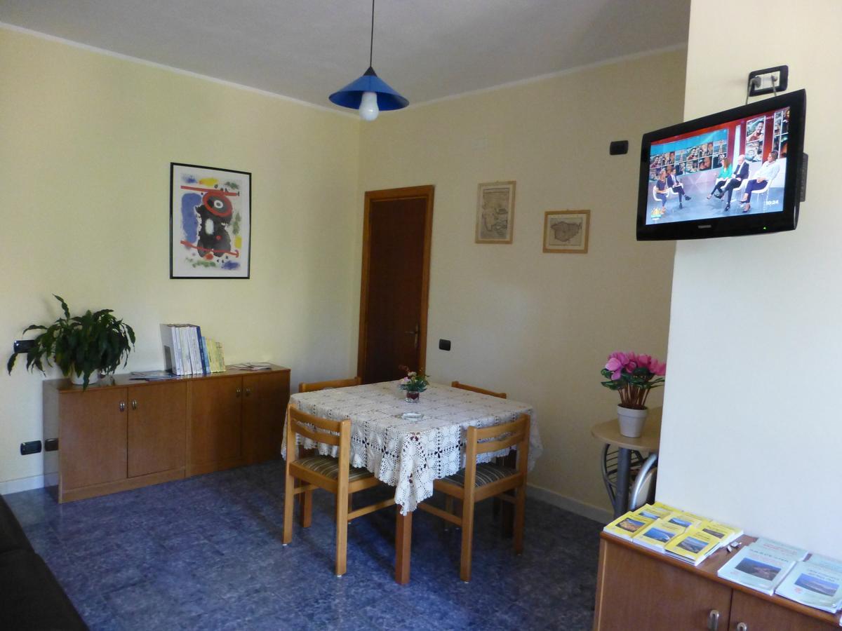 Casa Vacanza Appartamenti Al Mare 카포텔라 외부 사진