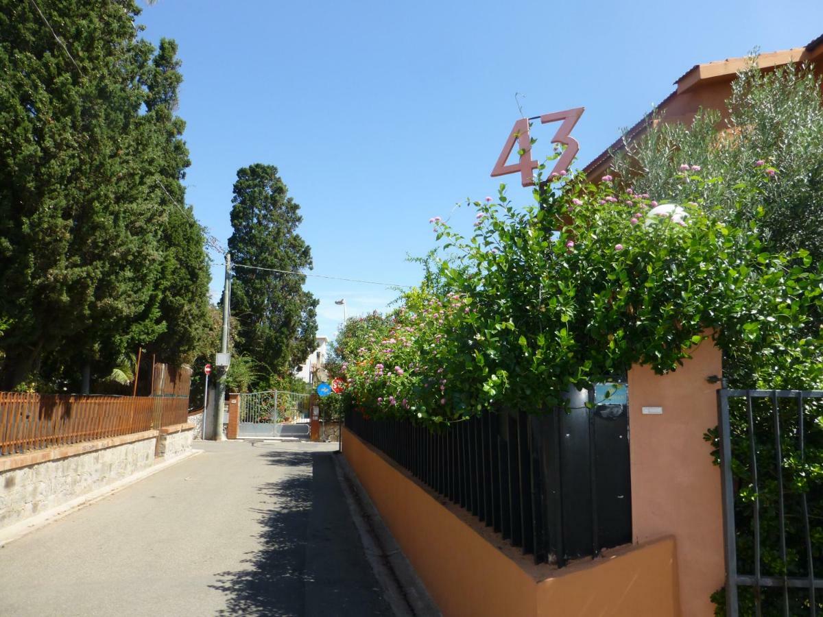 Casa Vacanza Appartamenti Al Mare 카포텔라 외부 사진