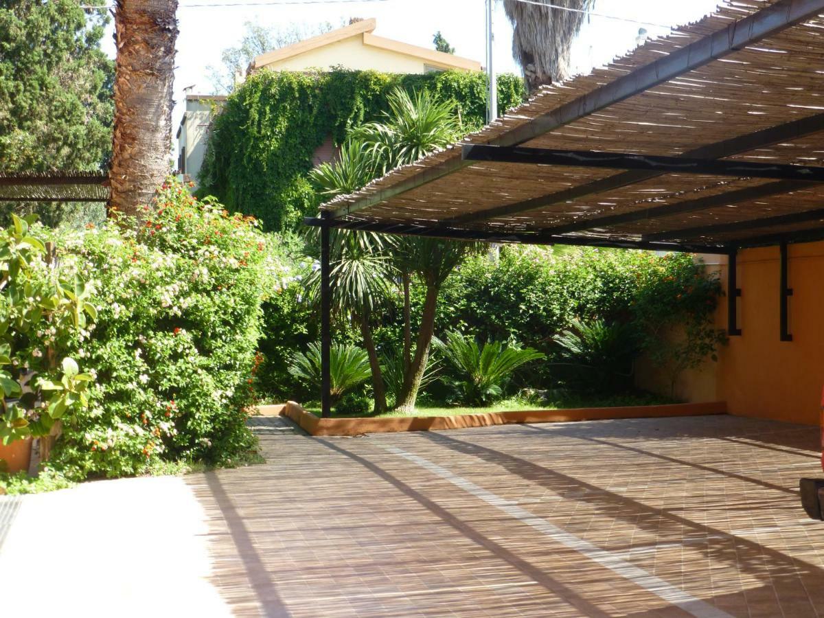 Casa Vacanza Appartamenti Al Mare 카포텔라 외부 사진
